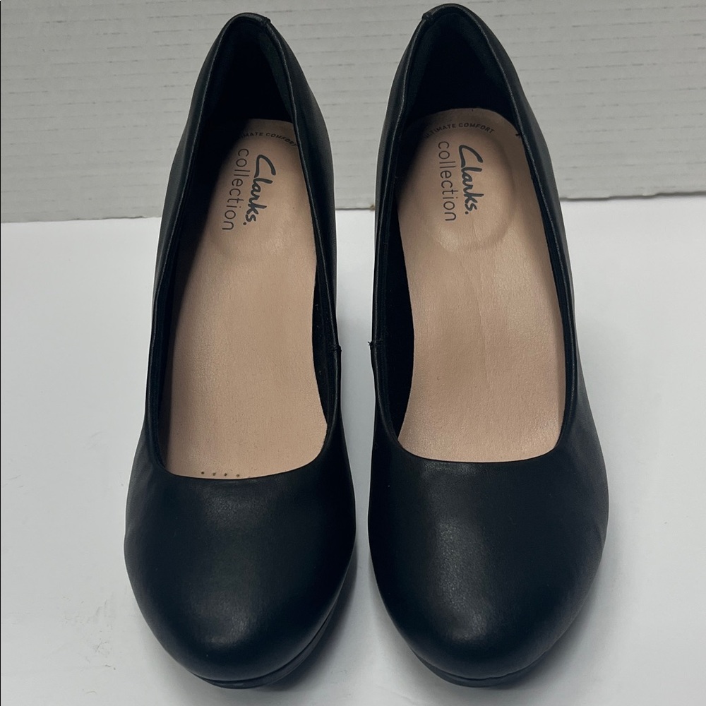 Clarks Collection Women's Black High Heels Pumps Size 7.5M Almond Toe